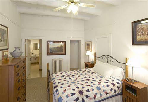 Casa Del Gavilan Historic Inn Cimarron Bagian luar foto